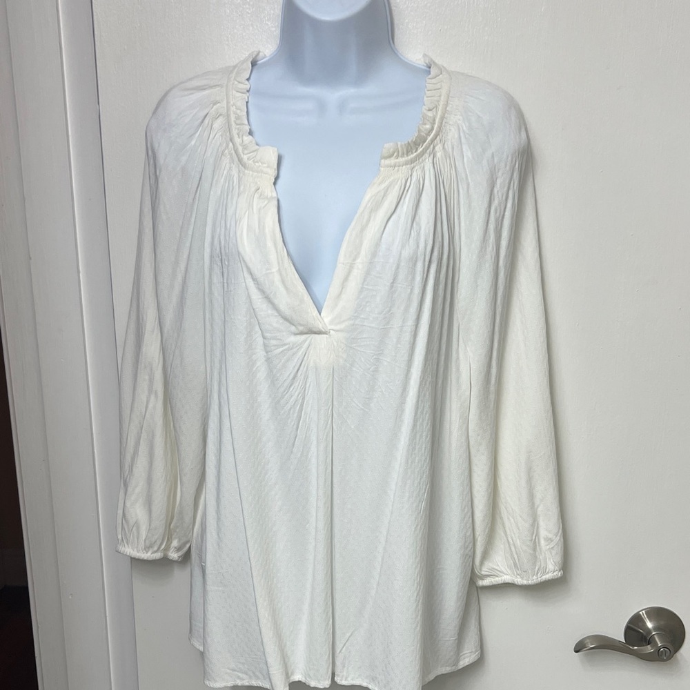 Crown & Ivy long-sleeve Ivory colored V-neck, peasant top, 3/4 sleeves PXL